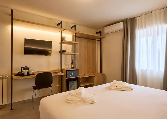 Relais Tiburtina Bed & Breakfast 3*